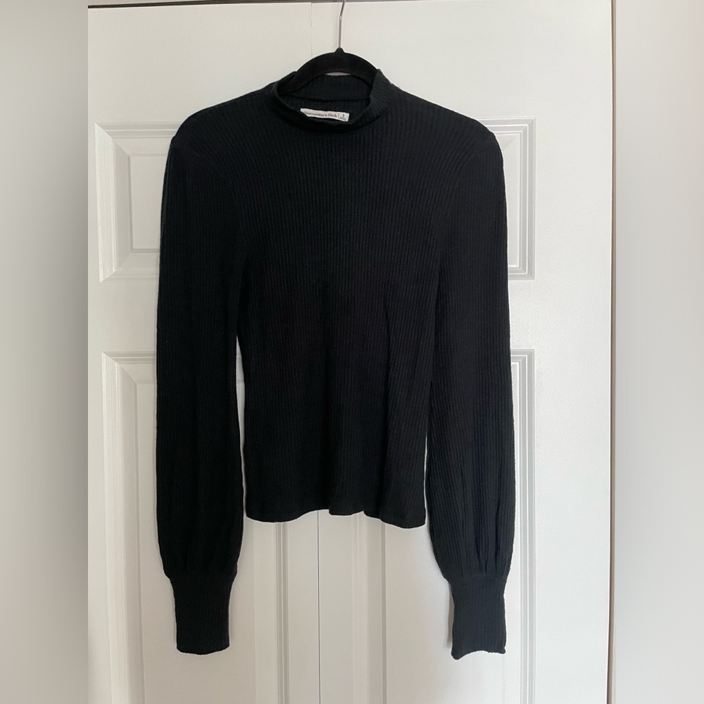 NWT Abercrombie long sleeve puff sleeves top